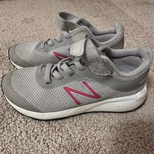 Like New Kids New Balance 455v2 Velcro Sneakers size 10.5